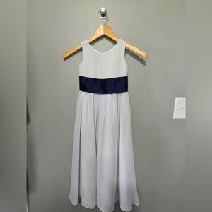 JJ’S HOUSE Girl’s Formal Dress, Gray/White w/Navy Sash EUC!